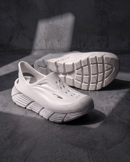 Eduardo Moulded Foam Clog
