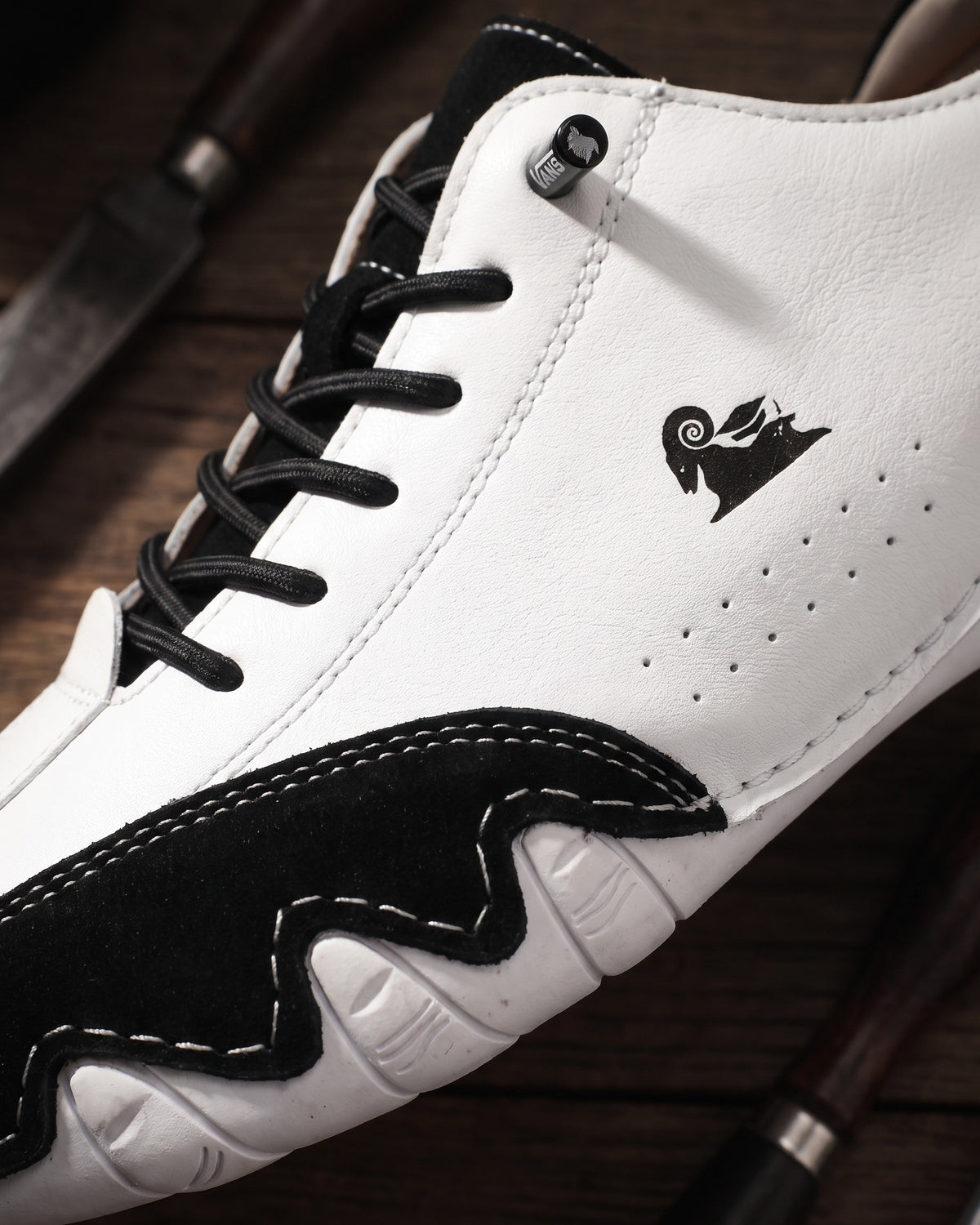 Elias Leather Sneaker